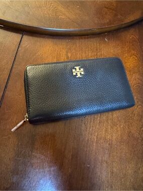 Tory Burch Long Continental Wallet